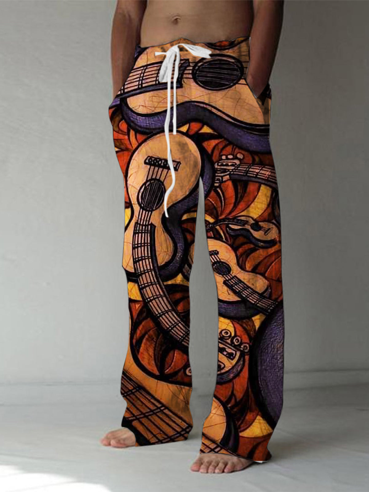 Lässige Herrenhose mit elastischer Taille und Gitarren-Print